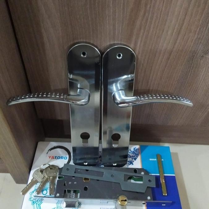 Kunci Pintu Rumah Tanggung / Kunci Medium Yatoro / 1 Set Plus Body Evander.Online