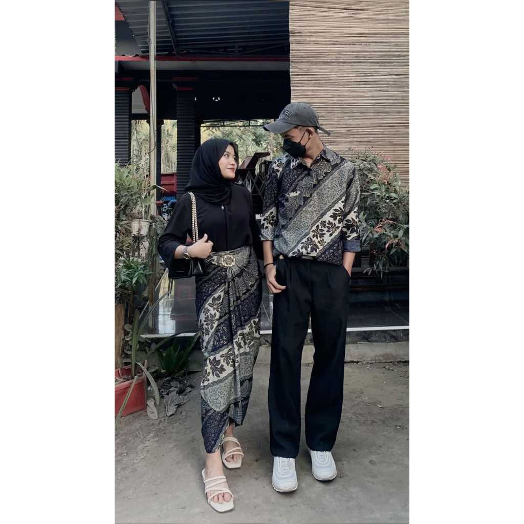 BATIK COUPLE TERBARU COUPLE ROK LILIT DAN KEMEJA PANJANG SERAGAM KELUARGA RUMAH KEBAYA KEKINIAN