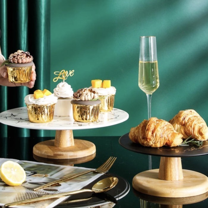 Classic Cake Stand Dah Tempat Kue Kaki Kayu Tutup Kaca Standing