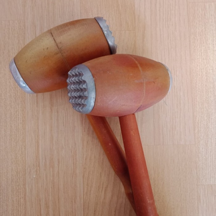 

Adlian Teak Meat Tenderizer / Pukulan Daging 30 Cm