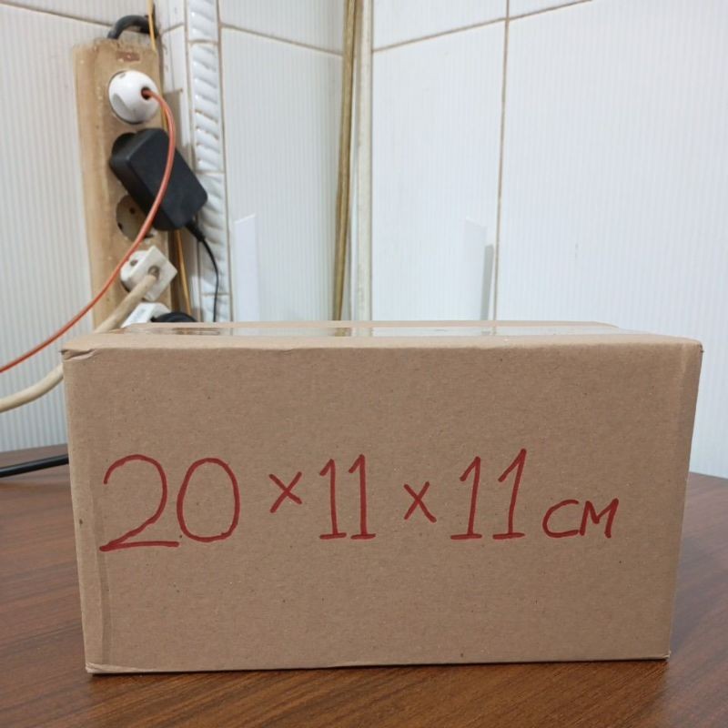 

Kardus Box jakarta polos uk 20x11x11 / kardus box baru polos uk 20x11x11