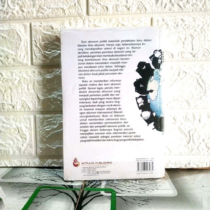 

Buku Ekonomi Politik Pijakan Teoritis Dan Kajian Empiris Ahmad Erani