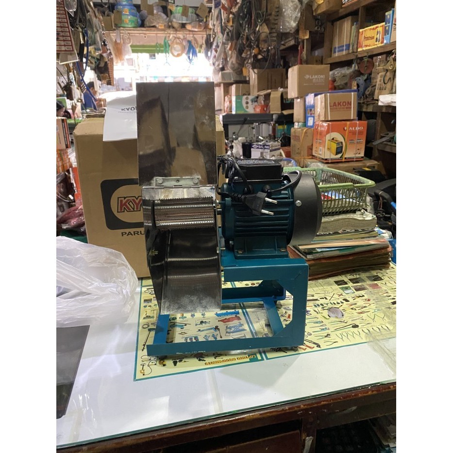 Mesin Parut Kelapa Kyomizu Listrik