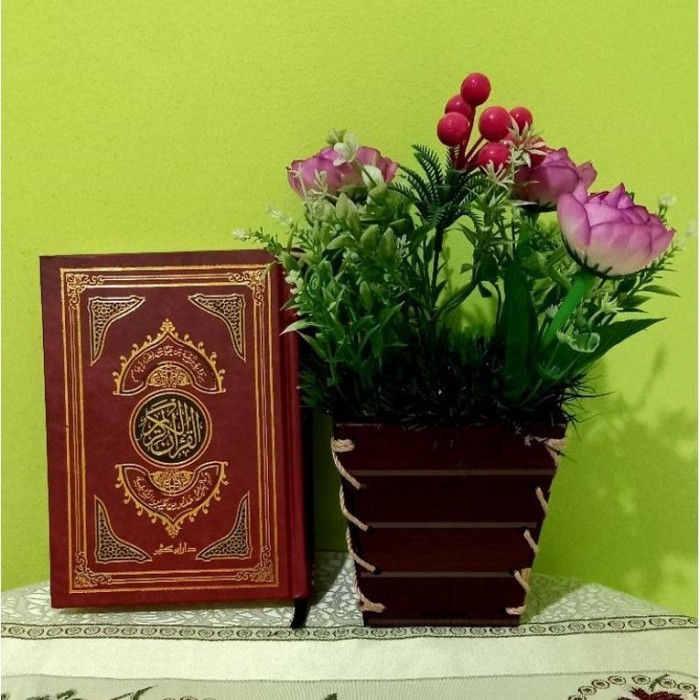 

Sabngatun Mushaf Qiroat Riwayat Syubah Original