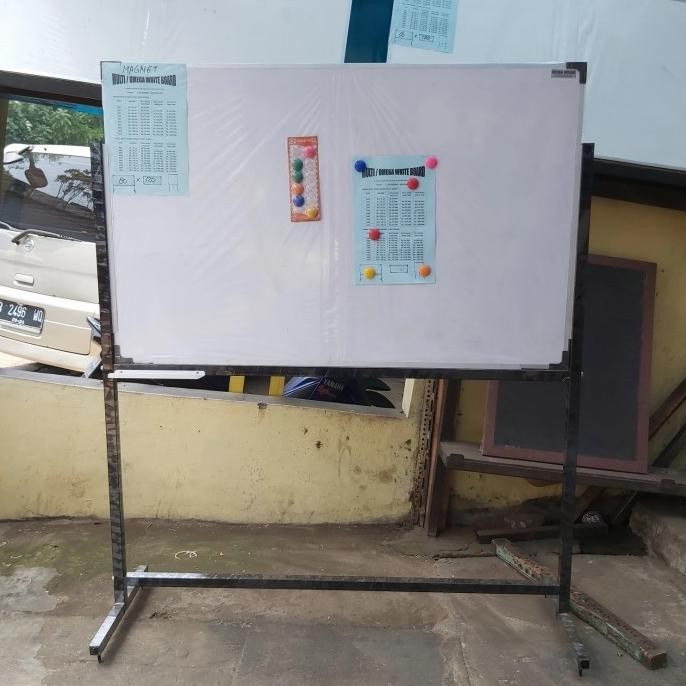 

Jual Whiteboard Standing Double Face - Magnet Dan Softboard 80 X 120Cm