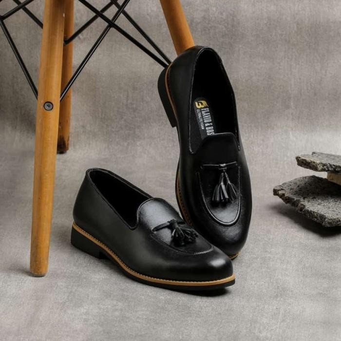 Sepatu Kulit Pria Klasik Ori Loafer Tassel Slipon Style : Docmart