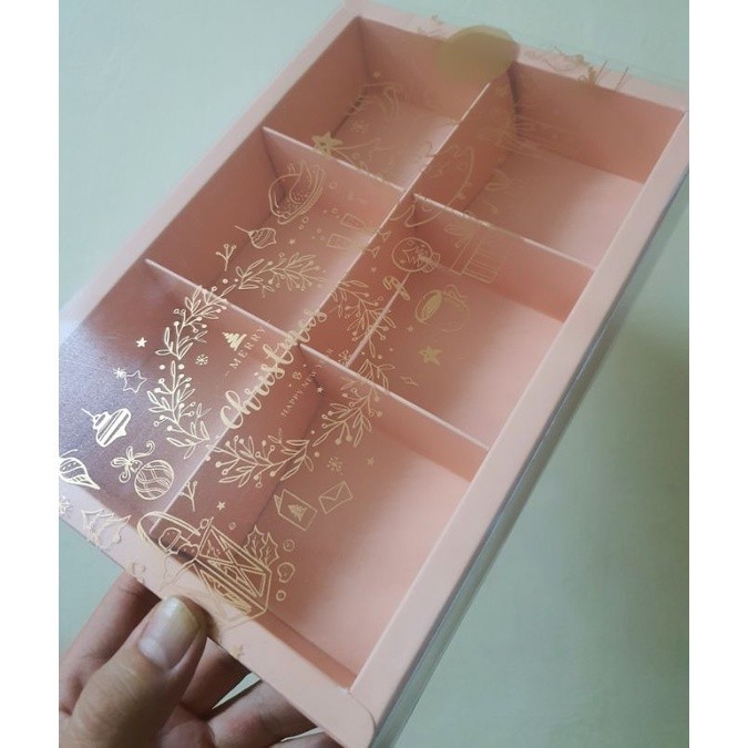 

5 pcs dus box eggtart mika motif natal pink sekat 6 size 7.3 cm