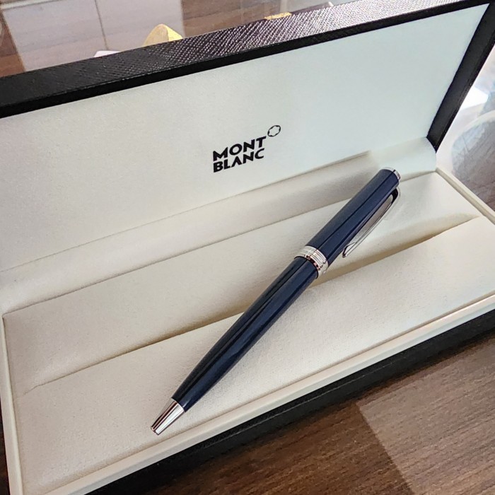 

Ready Bulpen Montblanc Biru Tua