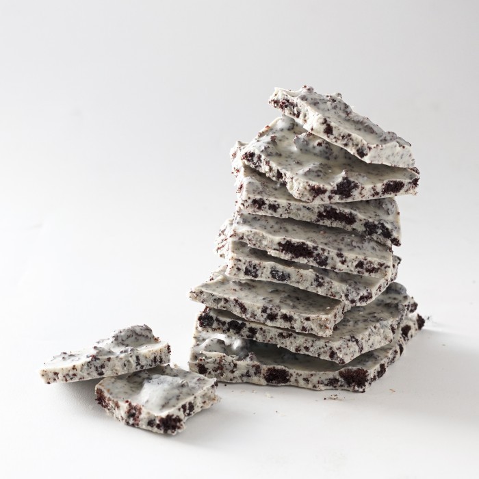 

Ready Pipiltin Cocoa Cokelat Cracks - White Chocolate Cookie and Cream