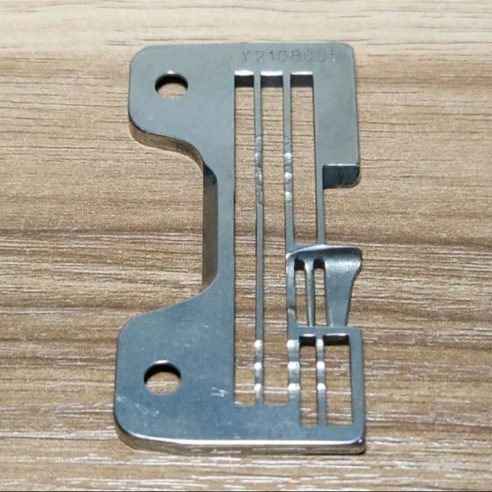 

Terlaris Needle Plate Y2108005 Mesin Obras Yamato AZ-8020-Y6 SALE