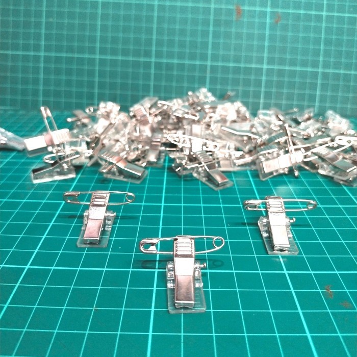 

JEPITAN AKRILIK KECIL / NAMETAG jepitan ~100pcs