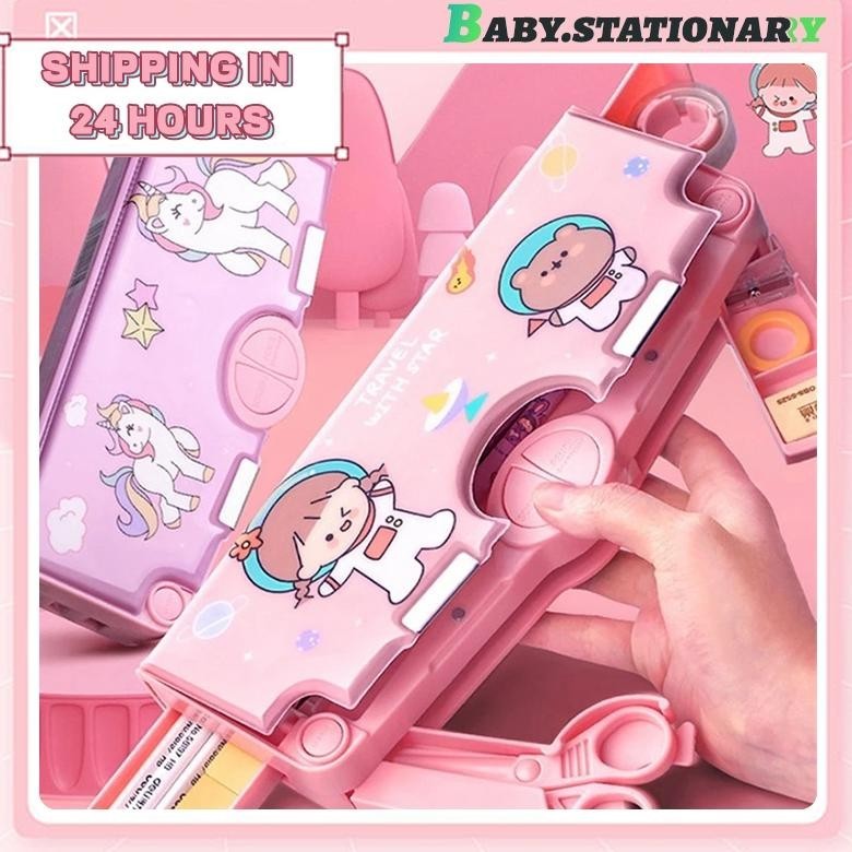 

Flash Sale CodKotak Alat Tulis/Kotak Pensil Pola Kartun Rautan Kapasitas/Tempat Pensil Dua Lapis Bahan Plastik Multifungsi Untuk Anak /Alat Tulis Aesthetic Garansi