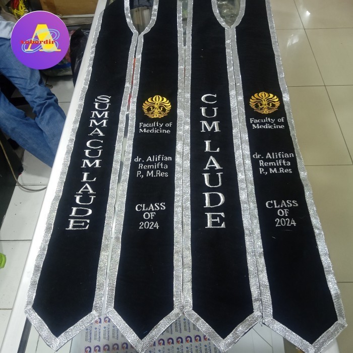 selempang wisuda leher logo ui