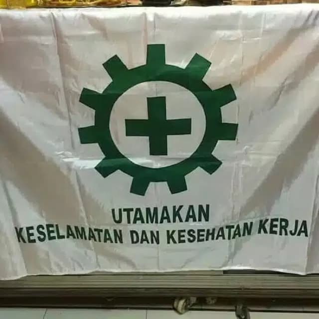 Bendera K3 ukuran 100X150 Satin