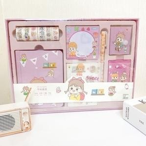

Mega Sale Paket Jurnal Set/Gift Box Hampers Anak/Hadiah / Notebook Journal Diary / 6 In 1 Boba Alat Buku Tulis Lengkap Scrapbook Cute Girl Sanrio Cinnamoroll My Melody Kuromi Panda Peach Kelinci Duffy Cat Sweetheart Cake Shop Import Grosir Ready Cod