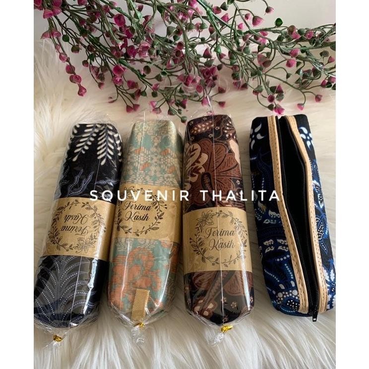 

ed-7 Souvenir Pernikahan 50 pcs Tempat Pensil Atau Pulpen Motif Batik Kemas Plastik Hemat