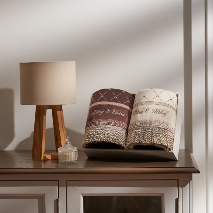 Howel and Co - Rayyan (Sajadah Couple)