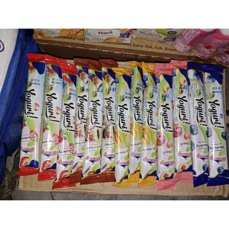 

Cimory Yogurt Stick berbagai varian rasa exp masih lama