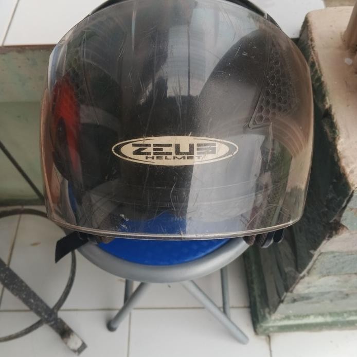 HELM ZEUS 610
