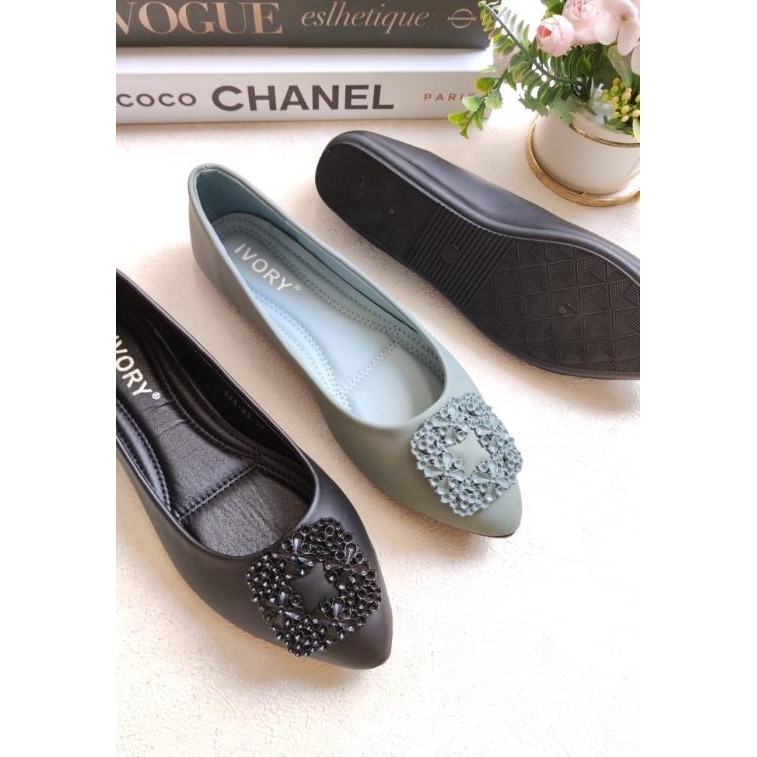 Ivory Sepatu Flat Wanita Fashion 888-A2 Hitam