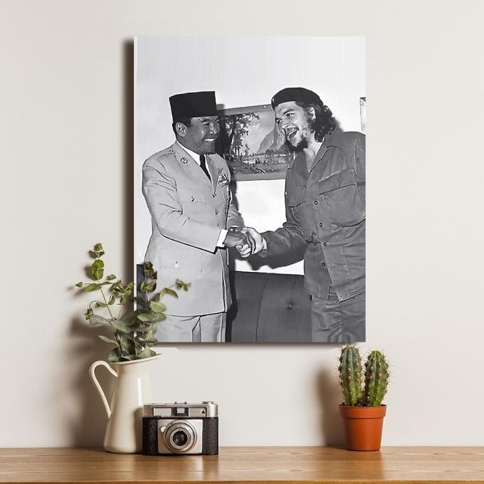 BIG SALE POSTER IR SOEKARNO CHE GUEVARA SALAMAN - DEKORASI HIASAN DINDING KAYU 