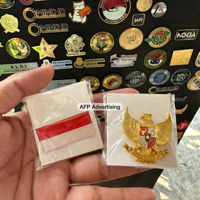 

Terlaris Pin garuda plus bendera merah putih SALE