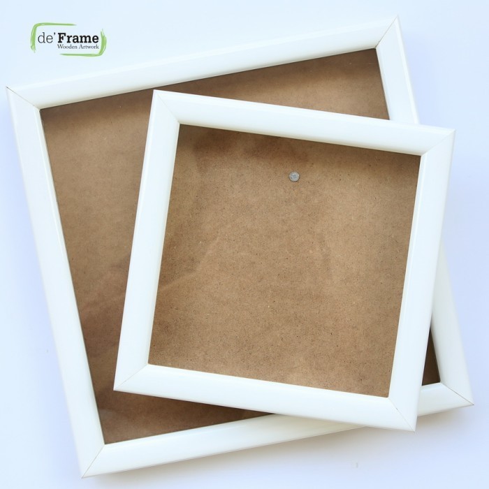 

Ready Pigura Scrapbook Lengkung Putih 20X20