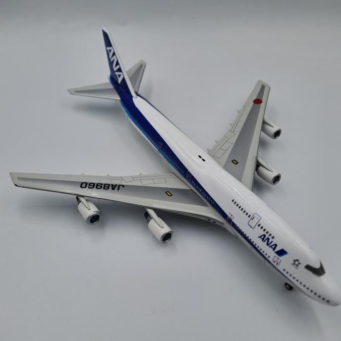 Diecast Pesawat Ana Boeing 747 -400 Scala 1:400
