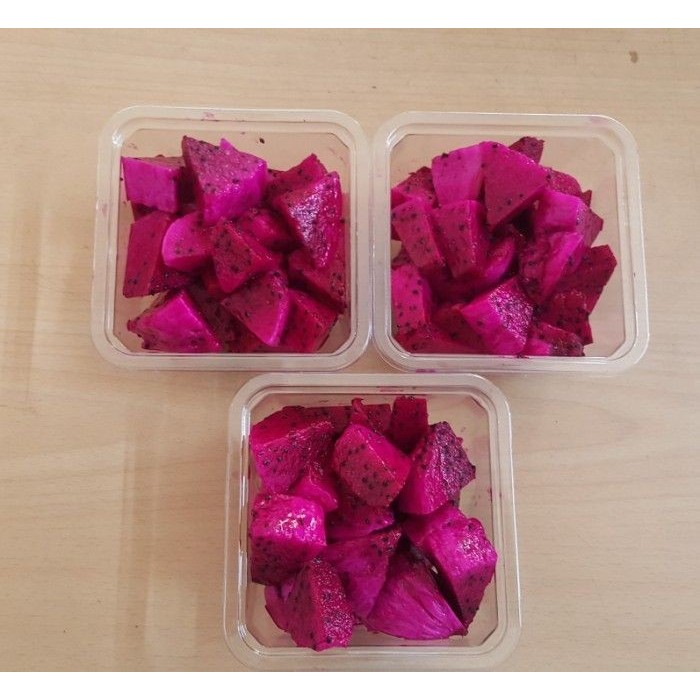 

Cut fruits fresh Buah naga merah Segar dan sehat ( Buah Potong