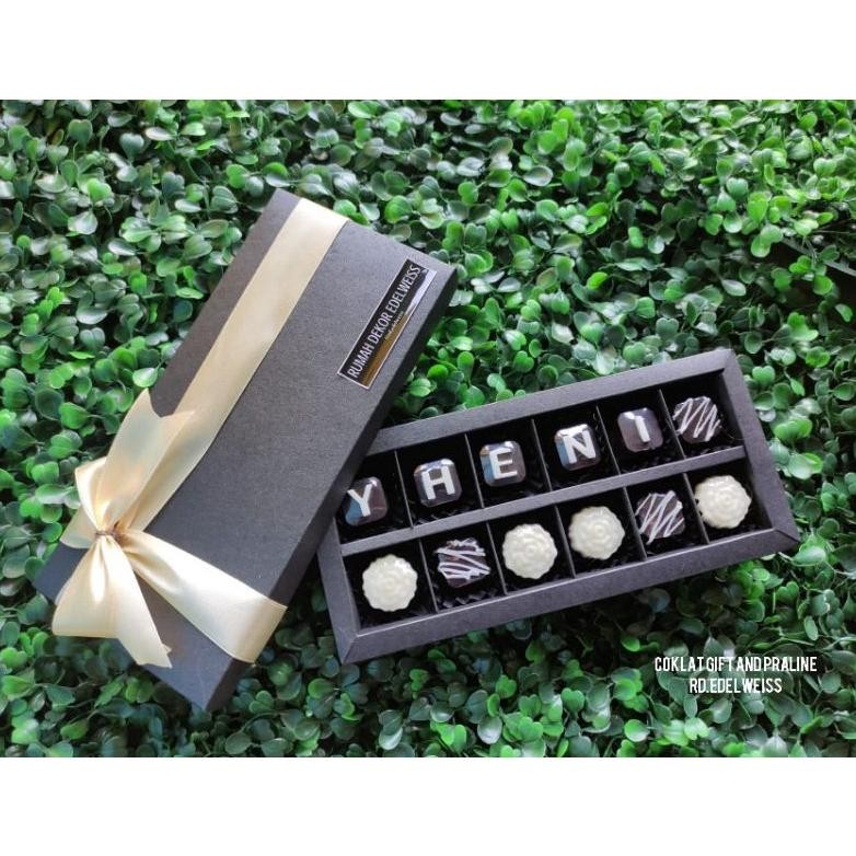

fh-46 COKLAT GIFT AND PRALINE (1 BOX isi 12 biji) BISA REQUEST UCAPAN/COKLAT CUSTOM Terlaris