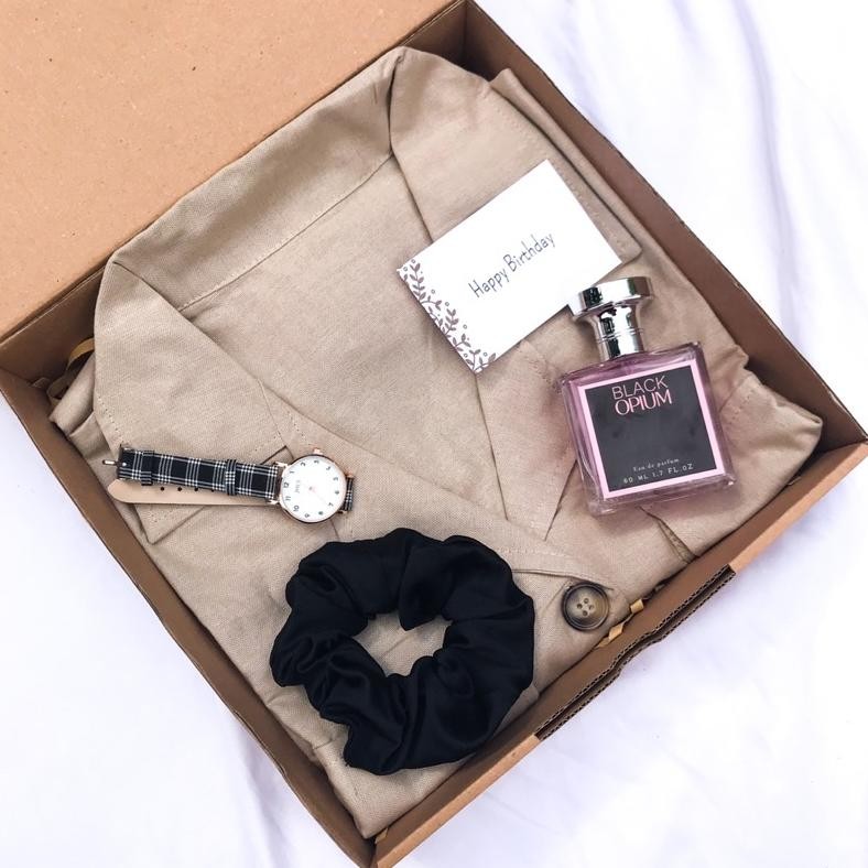 

Un04 [B3311]HAMPERS OUTER CEWEK PARFUM DAN SCARLETT/KADO PACAR/KADO ULANG TAHUN CEWEK/KADO ANNIVERSARY/KADO VALENTINE/KADO WEDDING/KADO WISUDA/HAMPERS LEBARAN/HAMPERS RAMADHAN/HAMPERS NATAL/HAMPERS TAHUN BARU/KADO VALENTINE Sale