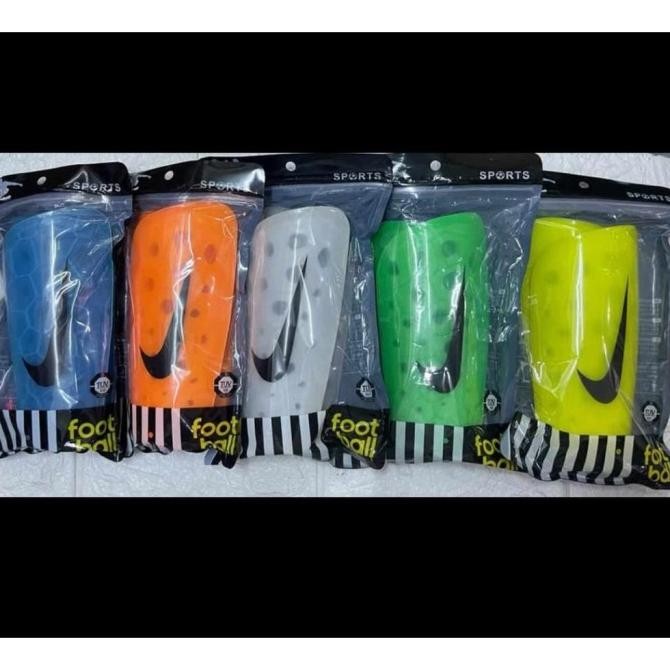 SHIN GUARD / DEKER SEPAK BOLA / FUTSAL PELINDUNG LUTUT anak dewasa AS76