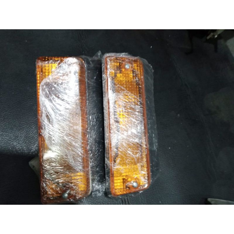 Lampu sein bemper kijang grand
