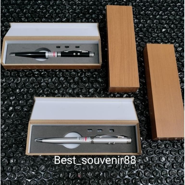 

Ex45 Pulpen Pointer Laser Merah 3 in 1 / Ballpoint 3 fungsi Promosi Termurah