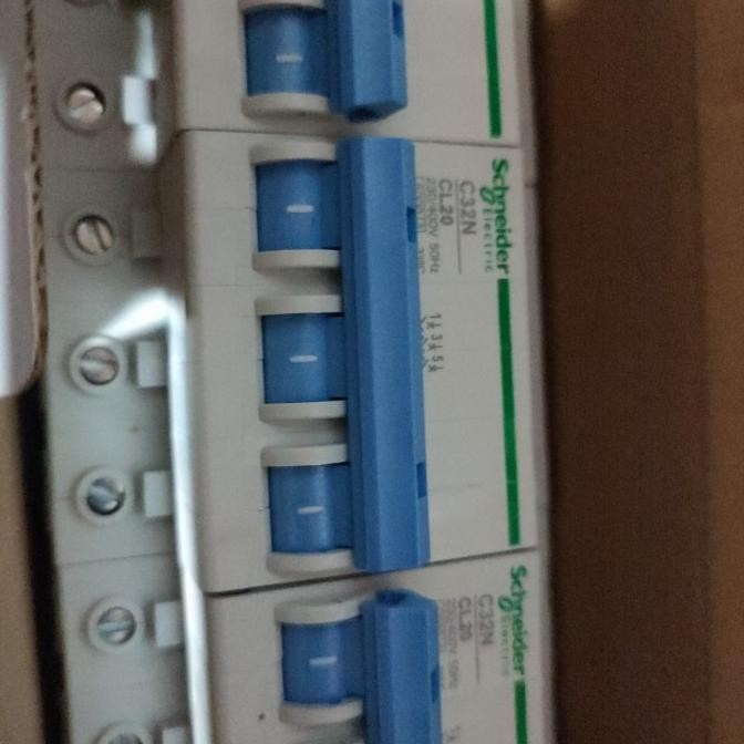 Mcb 3 Phase Schneider 20A Pln Berkulitas