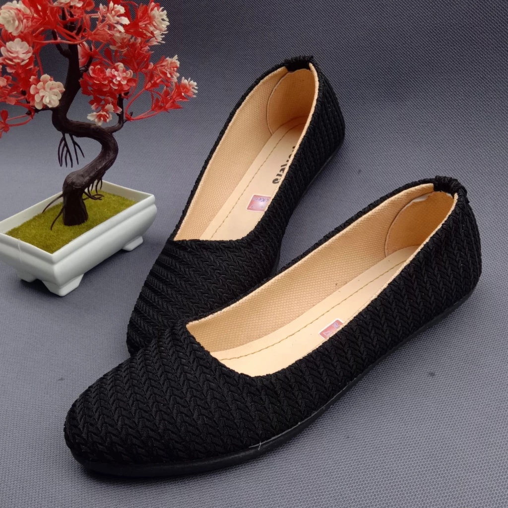 Flatshoes rajut wanita murah merk Kickers/Nevada