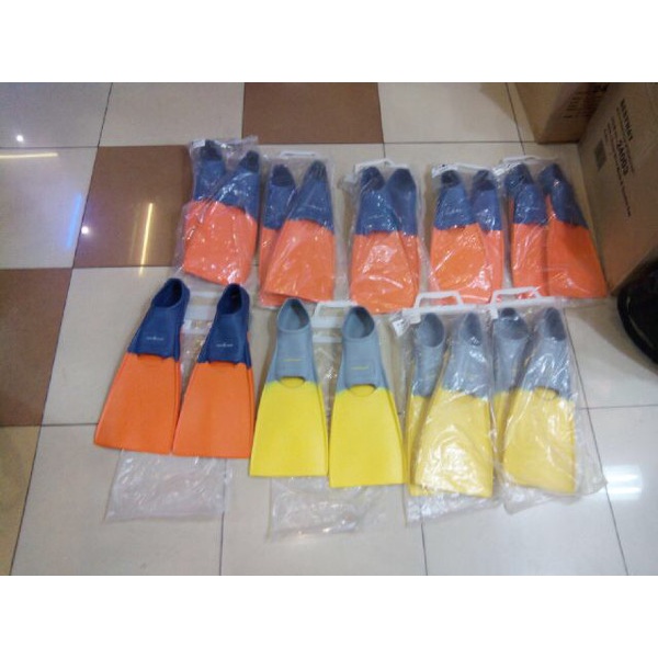 Sepatu Renang FINS bahan karet full Nomor kaki hanya 36-37