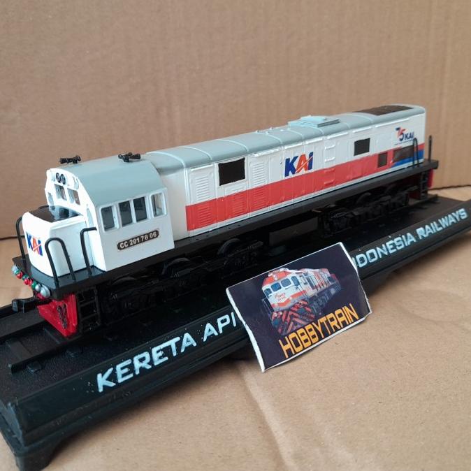 Miniatur Kereta Api Indonesia Cc201 75 Kai New Produk Agung Craft