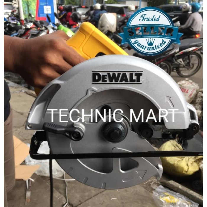 Mesin Potong Kayu DEWALT DWE561/ Circular Saw Dewalt DWE 561