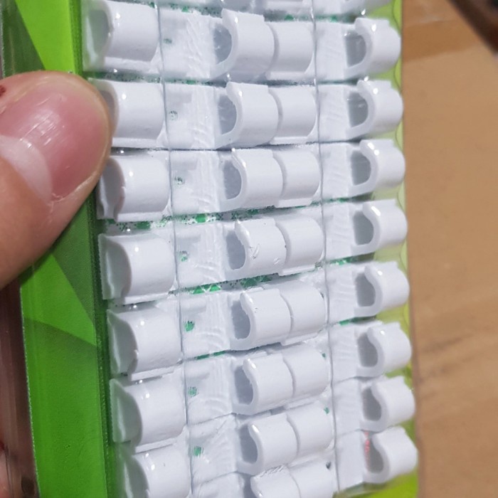 

klem kabel klip kabel wire hose clamp isi 20 pieces dengan perekat tokolaris1629