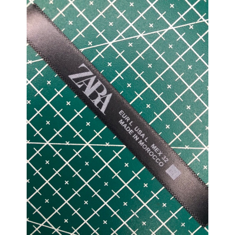 

4.4 Terlaris ZARA BLACK WHITE CARE LABEL SUPER PREMIUM