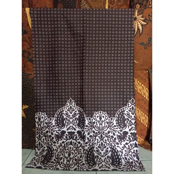 Jarik Jogja Truntum Sidoasih dan Rok Wiru/Span Belah Kiri