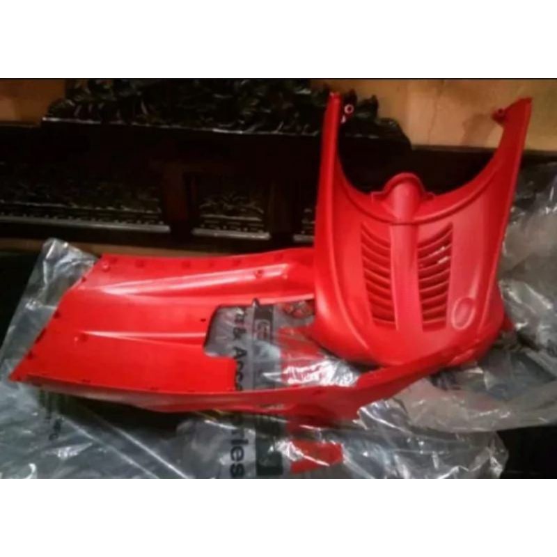 Dek paru dek kolongan Yamaha Mio sporty smile merah original Yamaha cover body