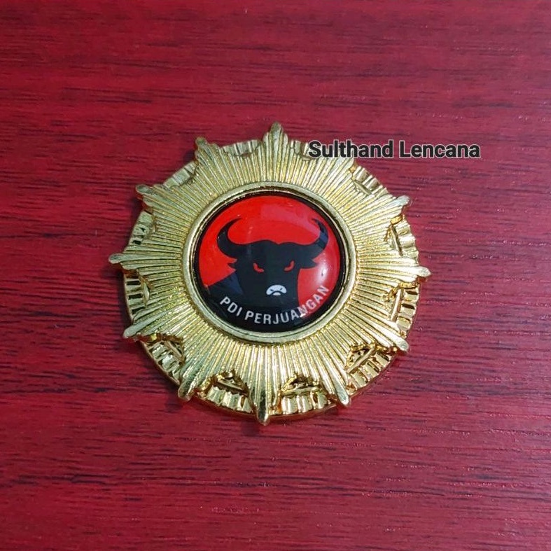 PIN PDI PERJUANGAN - Pin partai PDI P