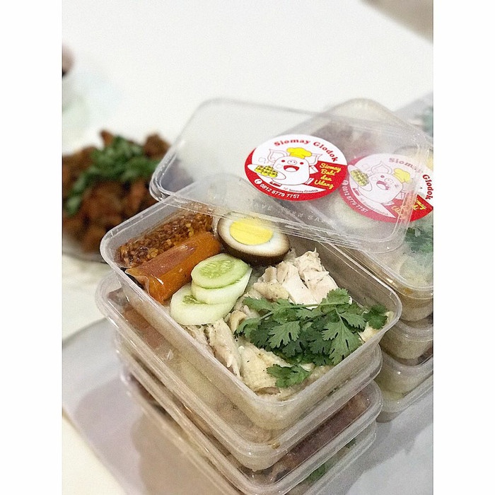 

NASI HAINAM AYAM KAMPUNG (HAINANESE CHICKEN RICE) HALAL