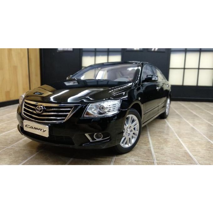Miniatur Diecast / Miniatur Mobil Toyota Camry Vx40. Skala 18 Terbaik