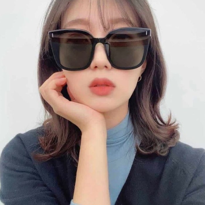 Kacamata Hitam Gm Friida