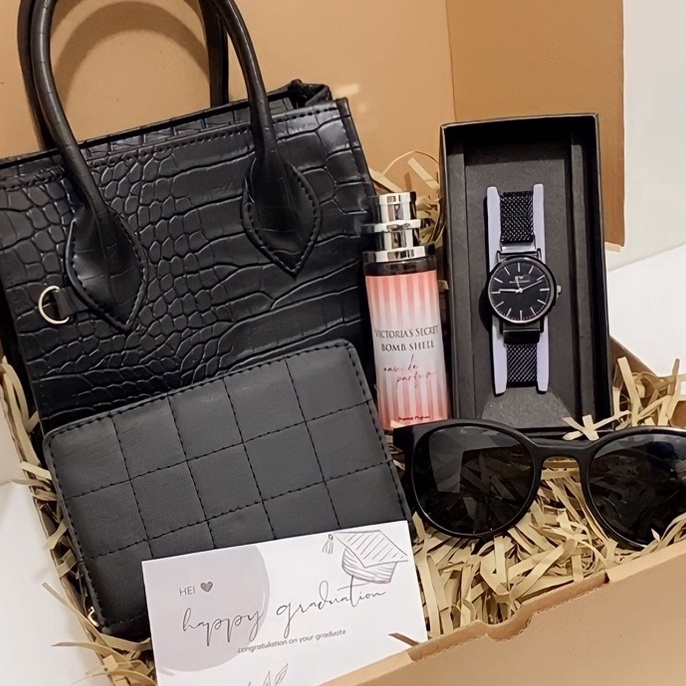 

12.12 MALL (TK) Hampers kado cewek / Kado cewek / Gift Box Cewek / Kado Ulang tahun / Kado anniversary / Hampers Anniversary grosir