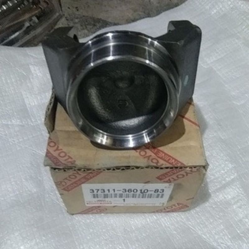 yok / yoke kopel Toyota dyna,/rumah join kopel belakang Toyota dyna