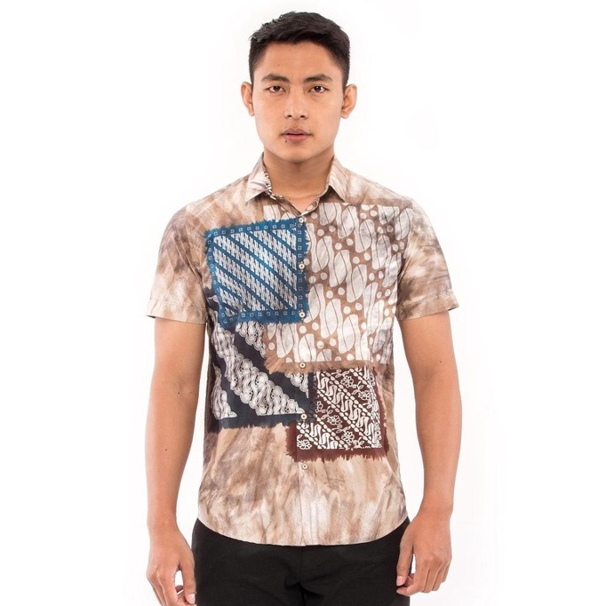 Terbaru Moc Kemeja Batik Lengan Pendek Pria Modern Fit Saloka-Brown